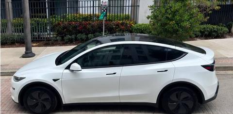 Tesla Model Y 2026