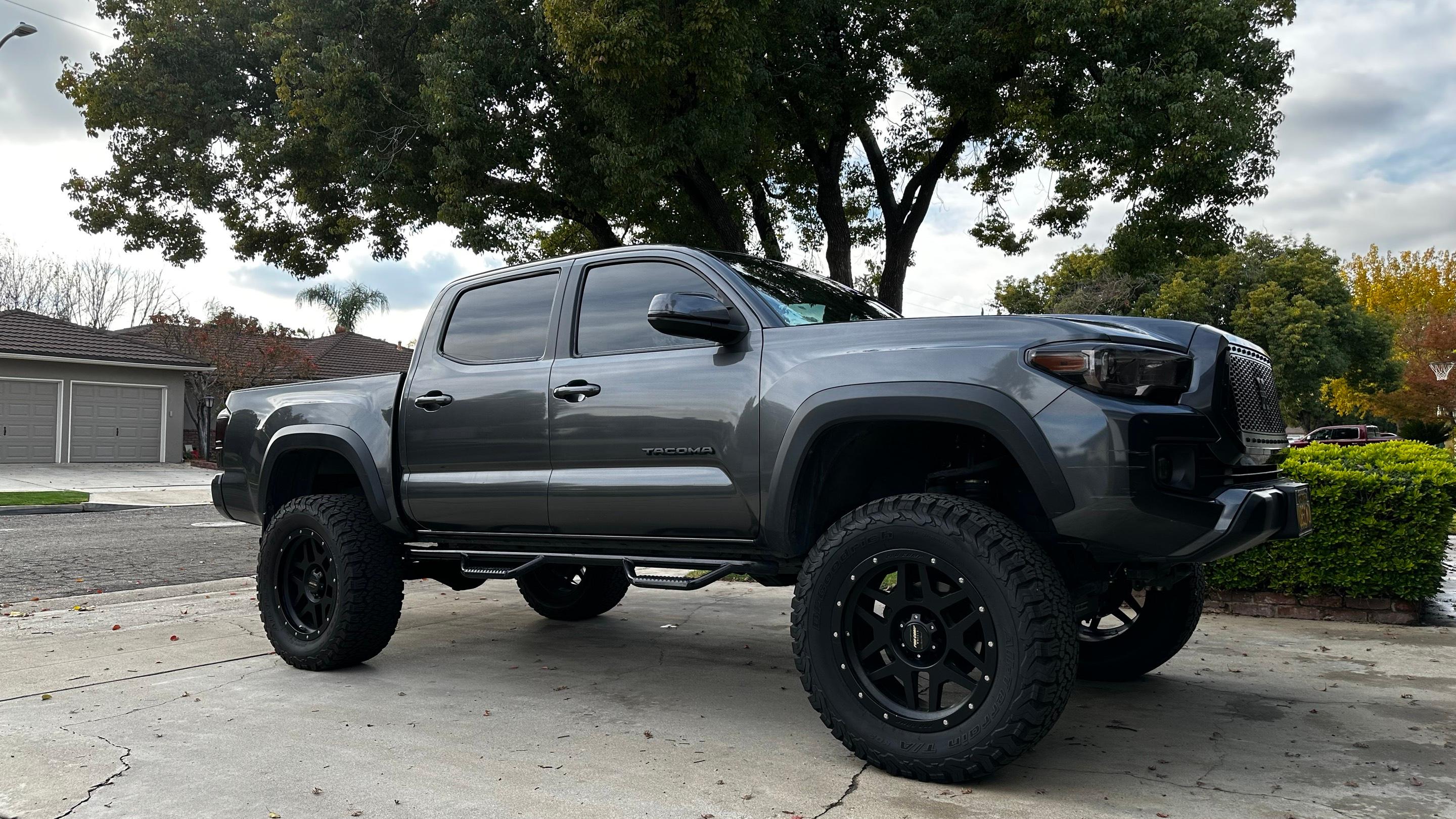 Toyota Tacoma 2017 in Fresno, CA