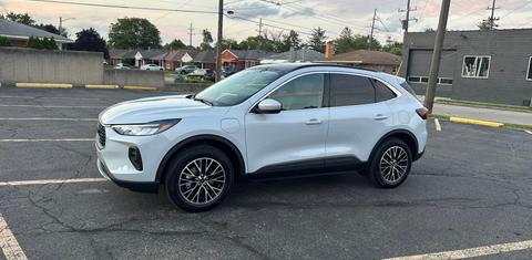 Ford Escape PHEV 2025