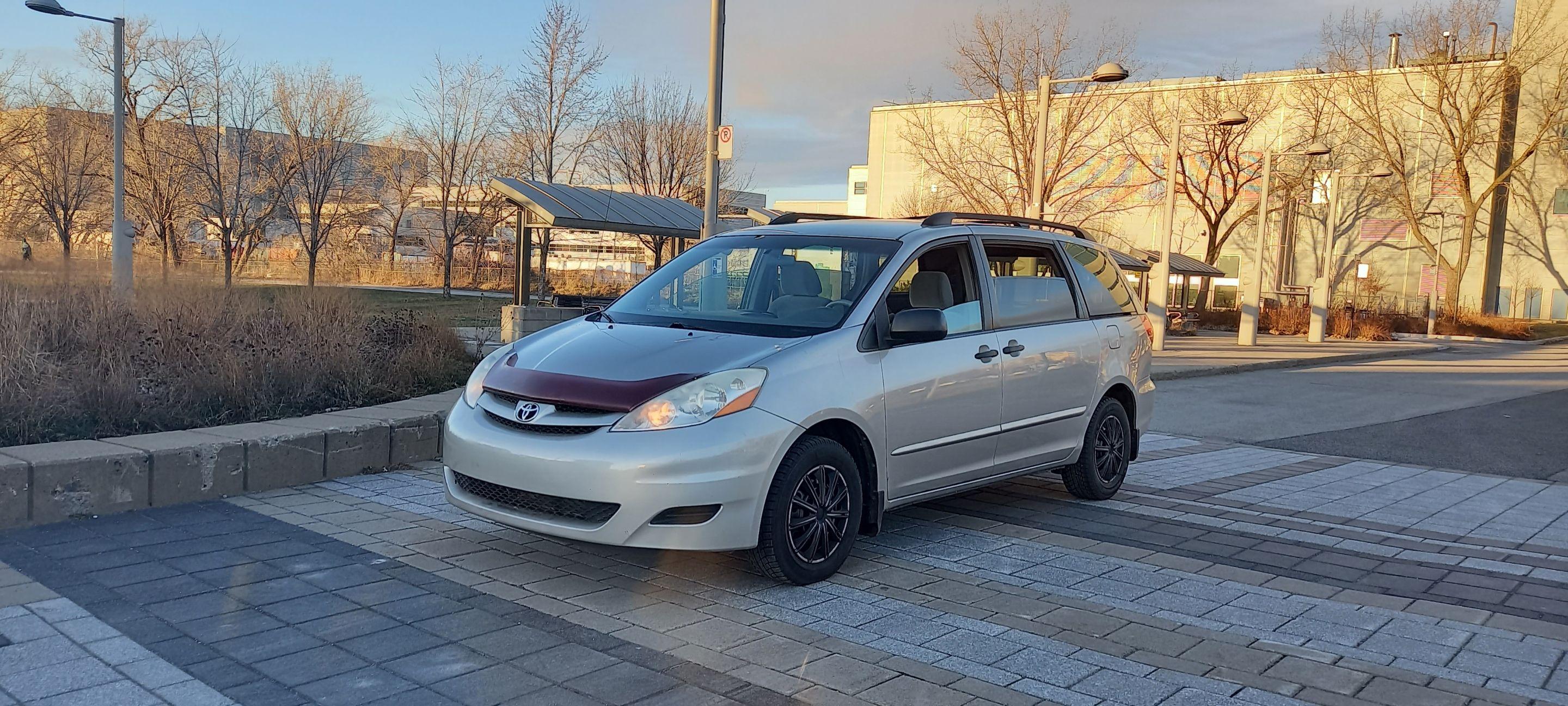 Toyota Sienna 2010 à Montréal, QC
