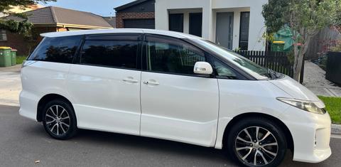 Toyota TARAGO 2013