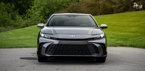 Toyota Camry Hybrid 2025