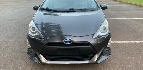 Toyota Prius c 2016