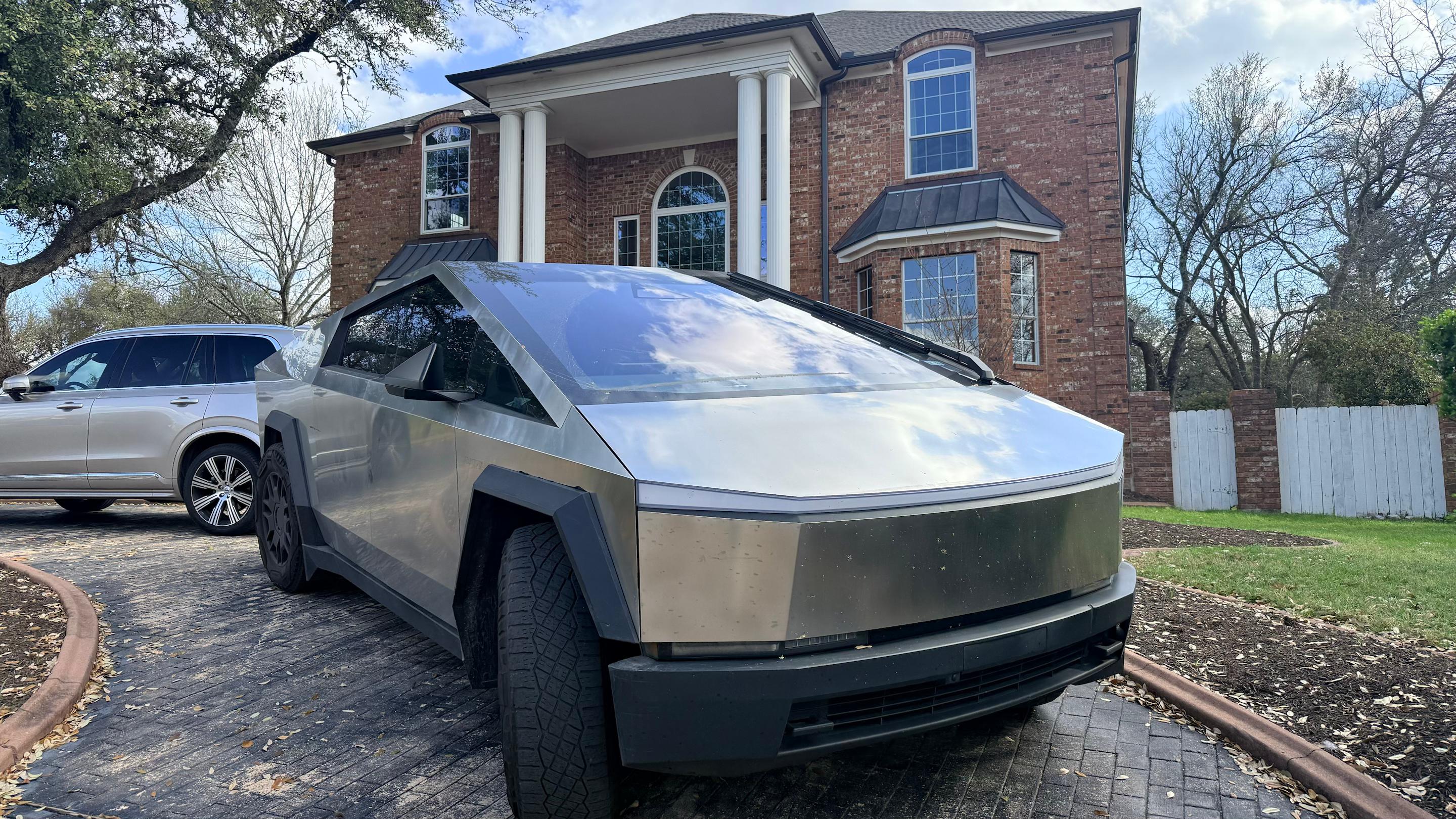 Tesla Cybertruck 2024 in Austin, TX