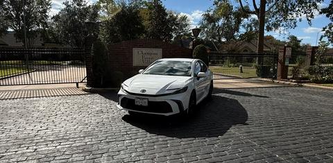 Toyota Camry Hybrid 2026