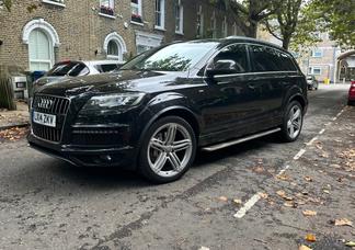 Audi Q7 car