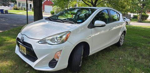 Toyota Prius c 2016