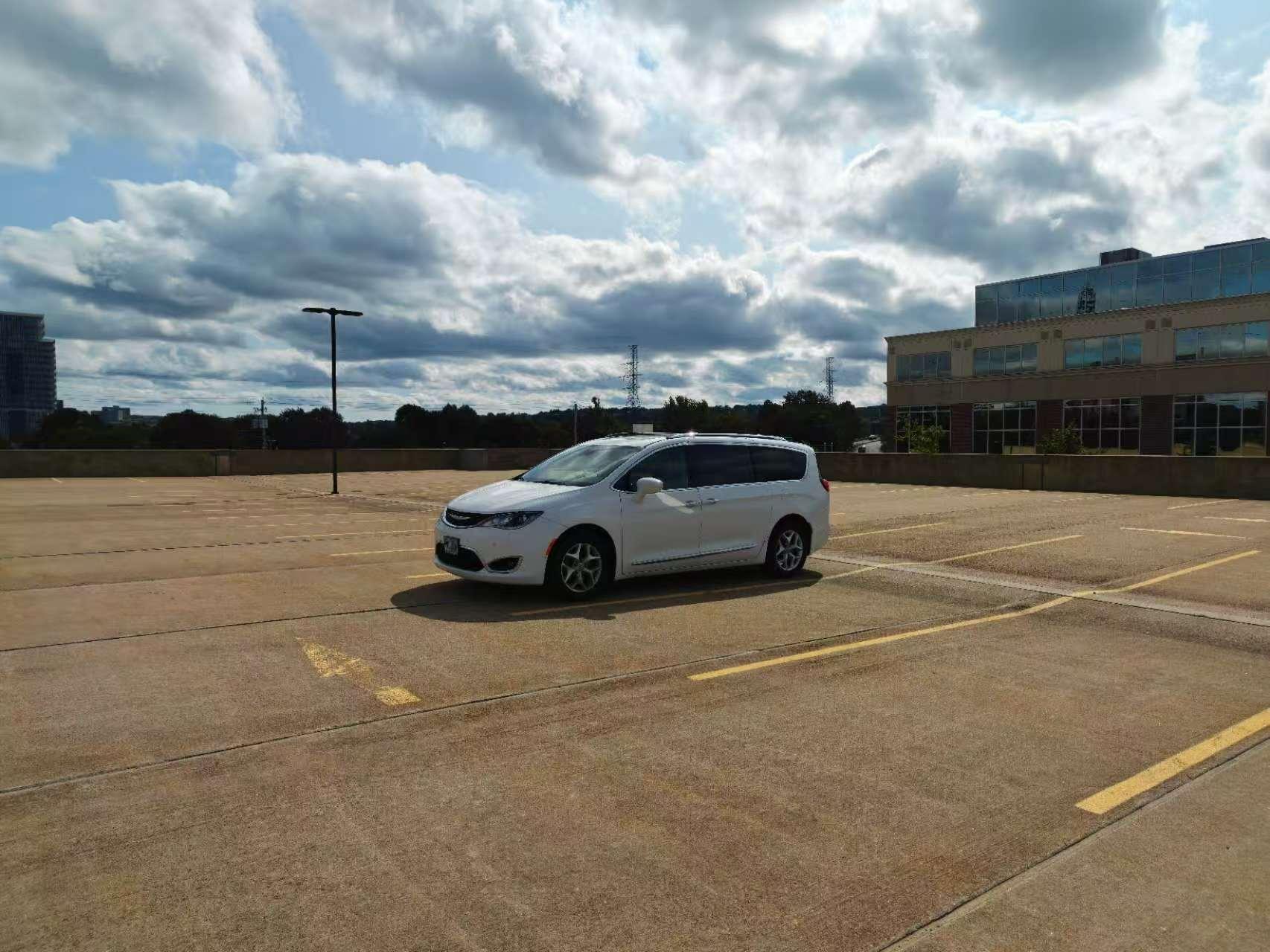 Chrysler Pacifica 2017 in Enfield, NS