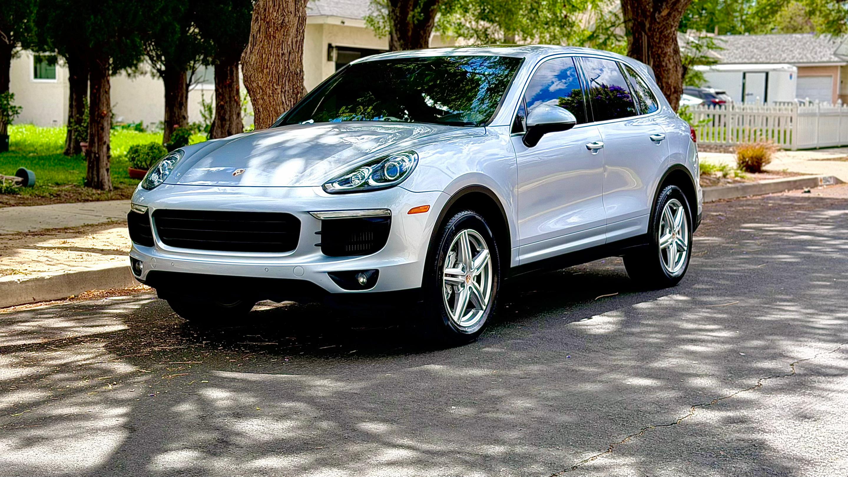 Porsche Cayenne 2015 in Granada Hills, CA