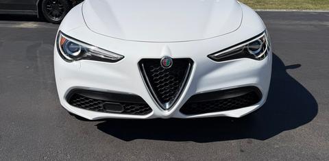 Alfa Romeo Stelvio 2023