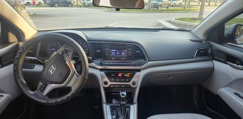 Hyundai Elantra 2017