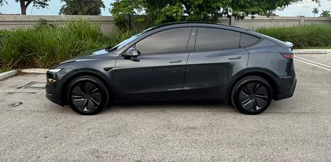 Tesla Model Y 2026