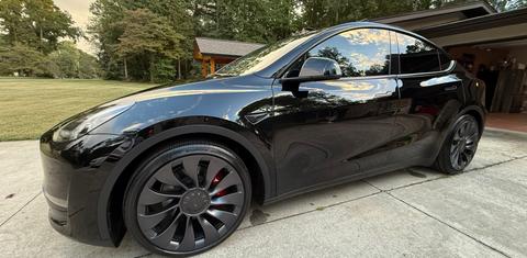 Tesla Model Y 2025
