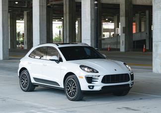 Porsche Macan car