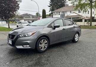 Nissan Versa car