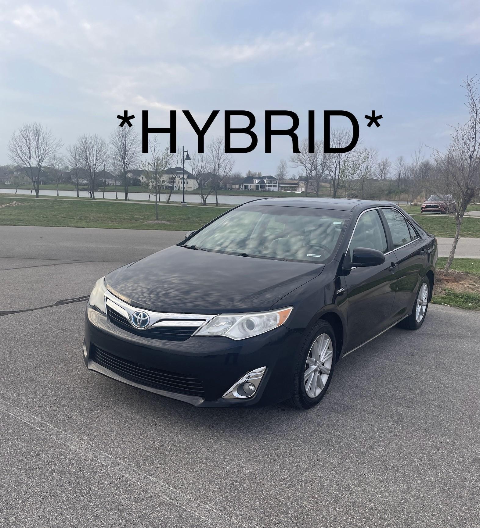 Toyota Camry Hybrid 2012 in Evansville, IN