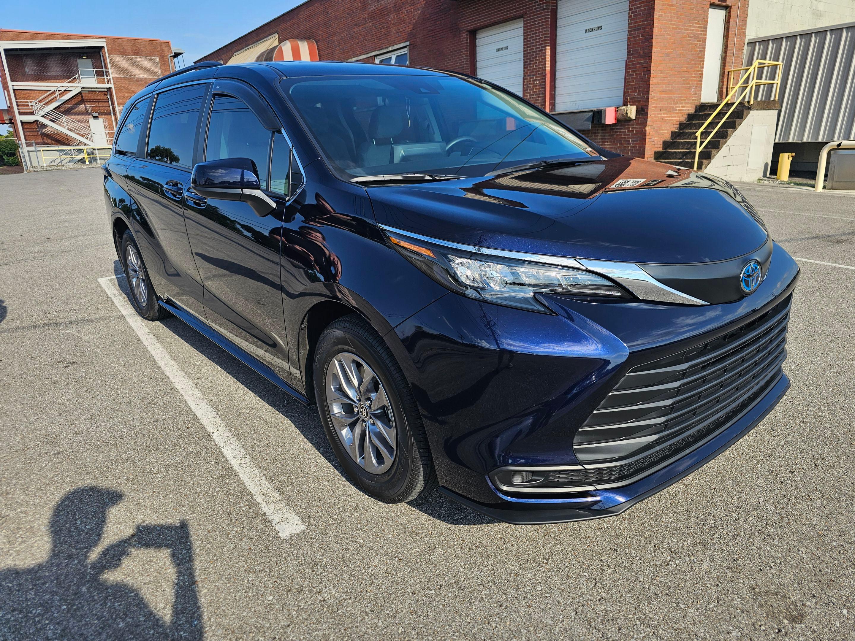 Toyota Sienna 2024 in Nashville, TN