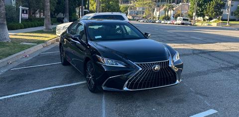 Lexus ES 2025