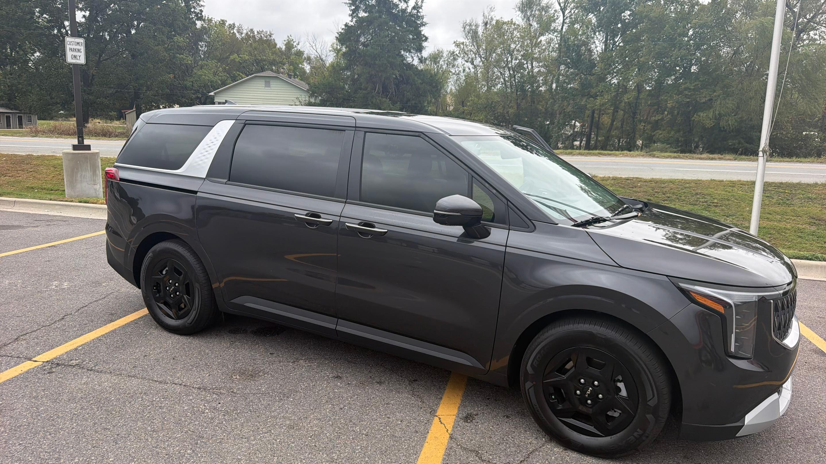 Kia Carnival 2026 in Little Rock, AR