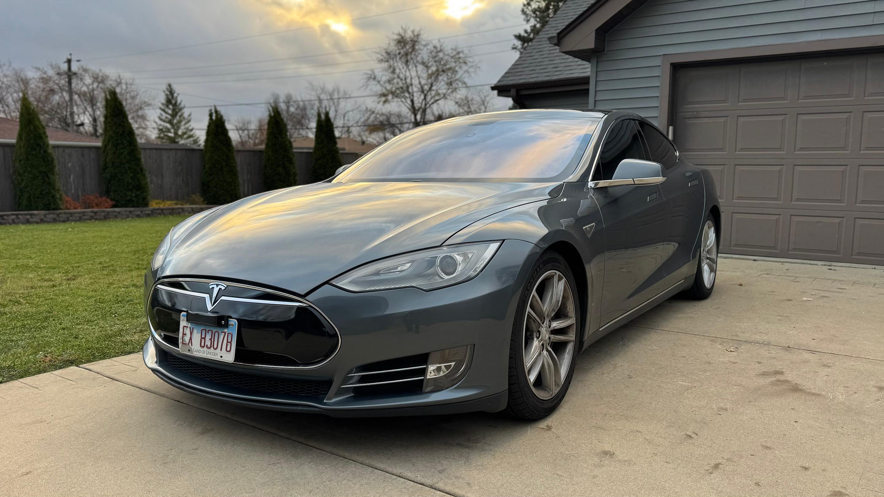 Tesla Model S 2014 in Schaumburg, IL