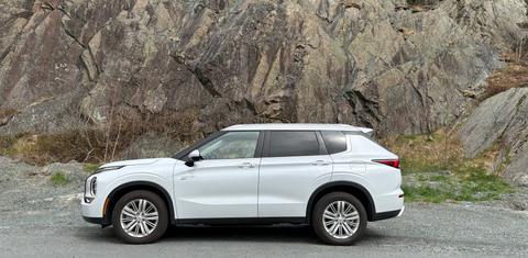 Mitsubishi Outlander Plug-In Hybrid 2025