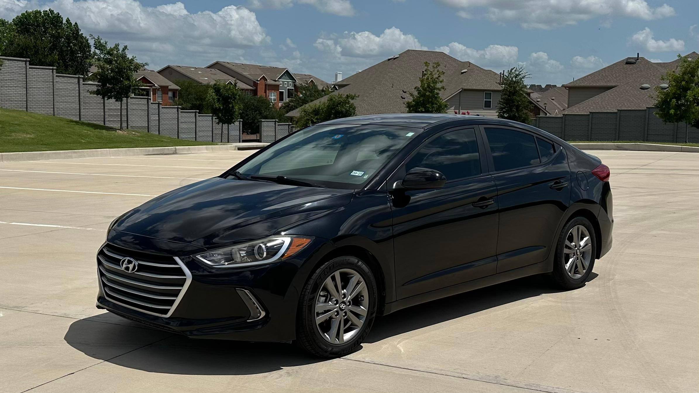 Hyundai Elantra 2017 in 