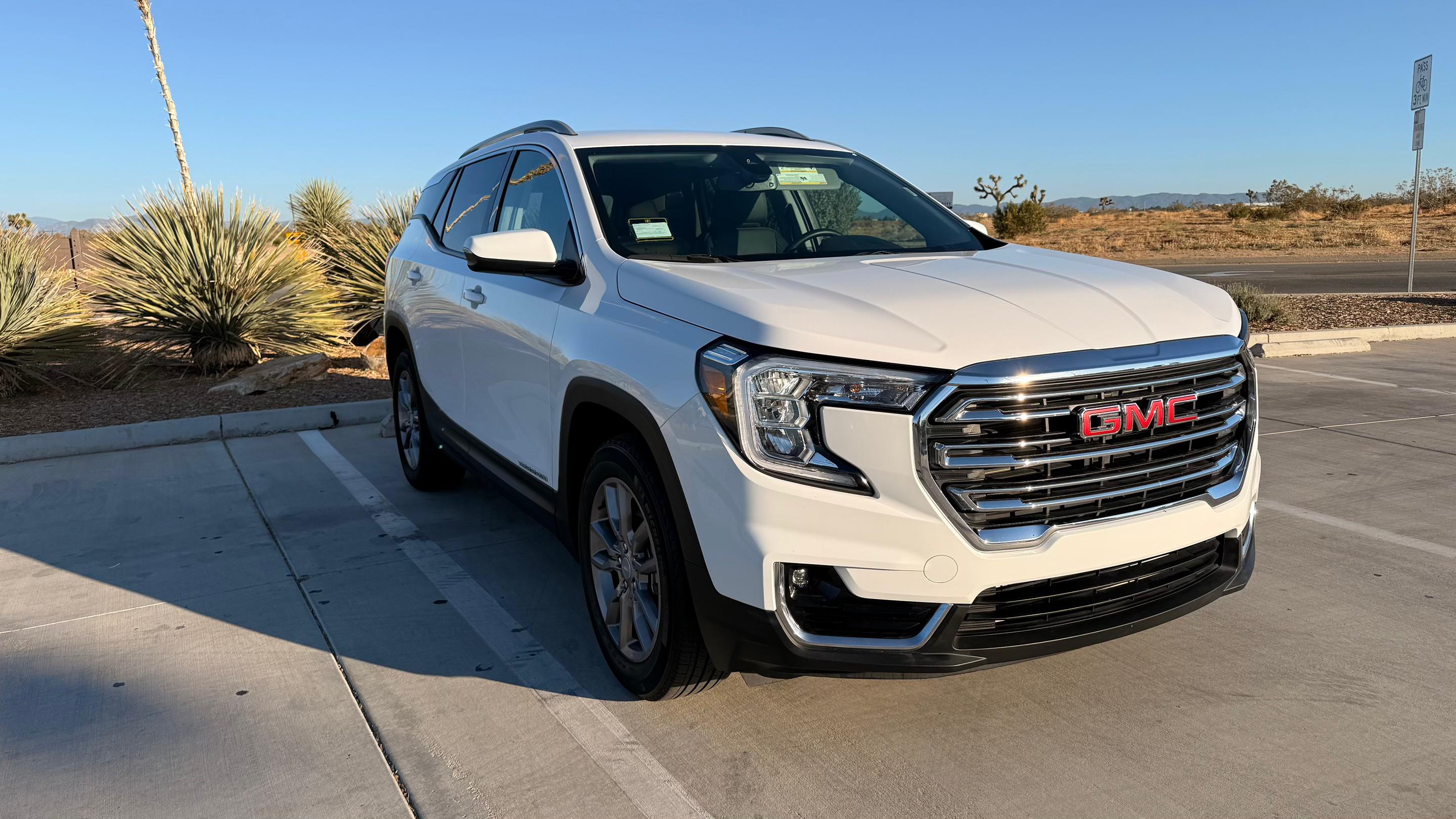 GMC Terrain 2024 in Victorville, CA