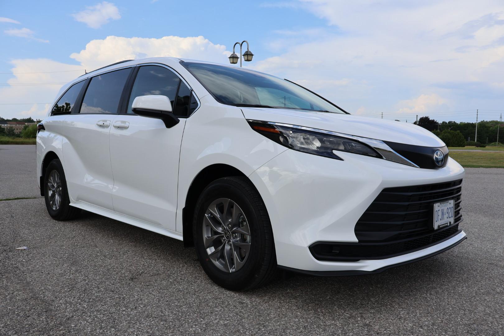 Toyota Sienna 2025 in Vaughan, ON