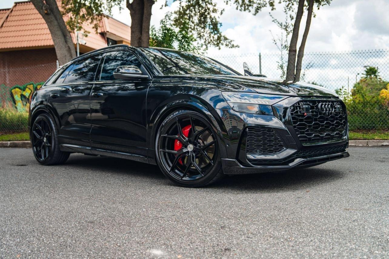 Audi RS Q8 2022 in 