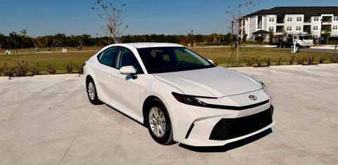 Toyota Camry Hybrid 2026