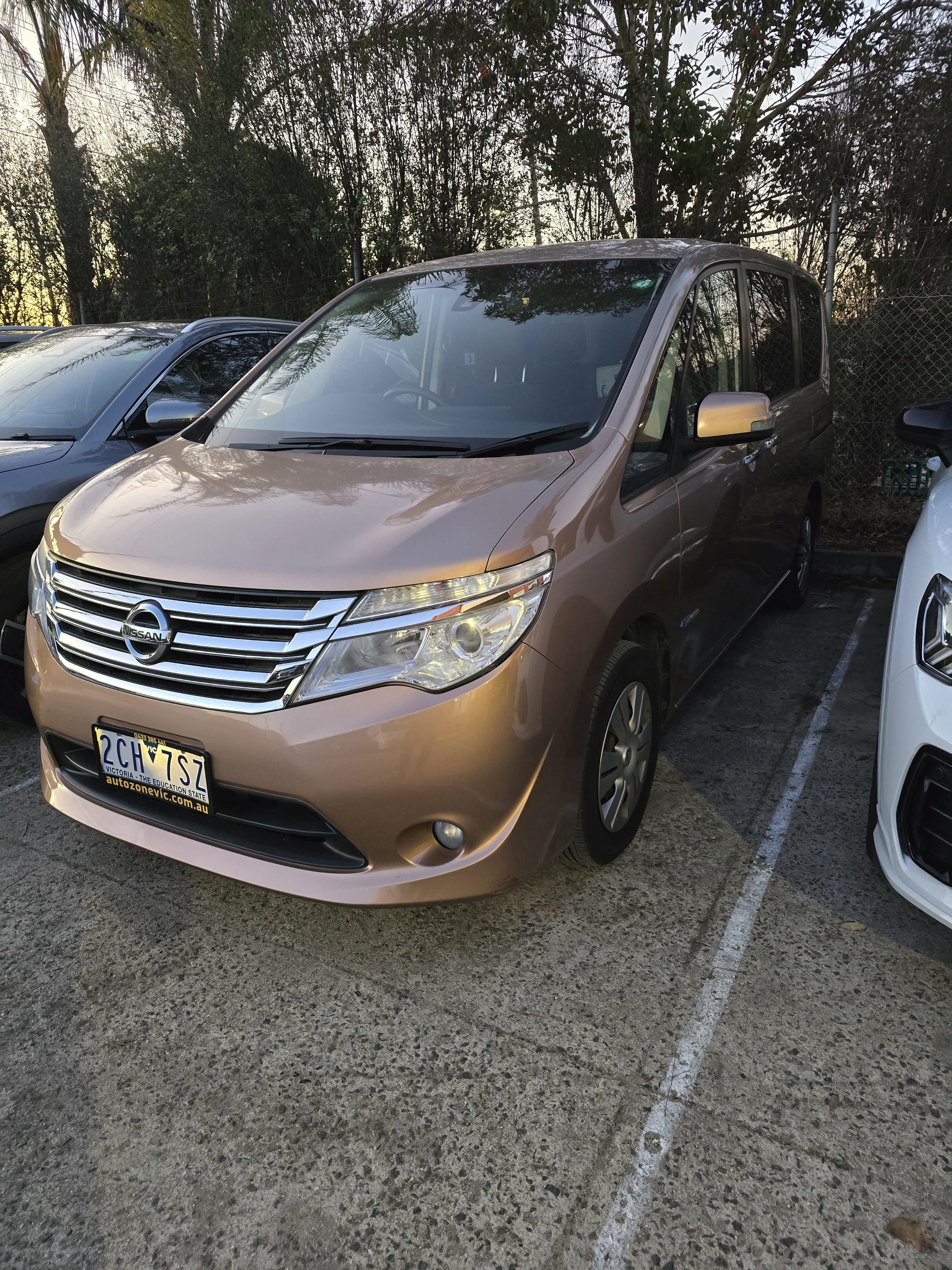 Nissan Serena 2014 in Cambridge