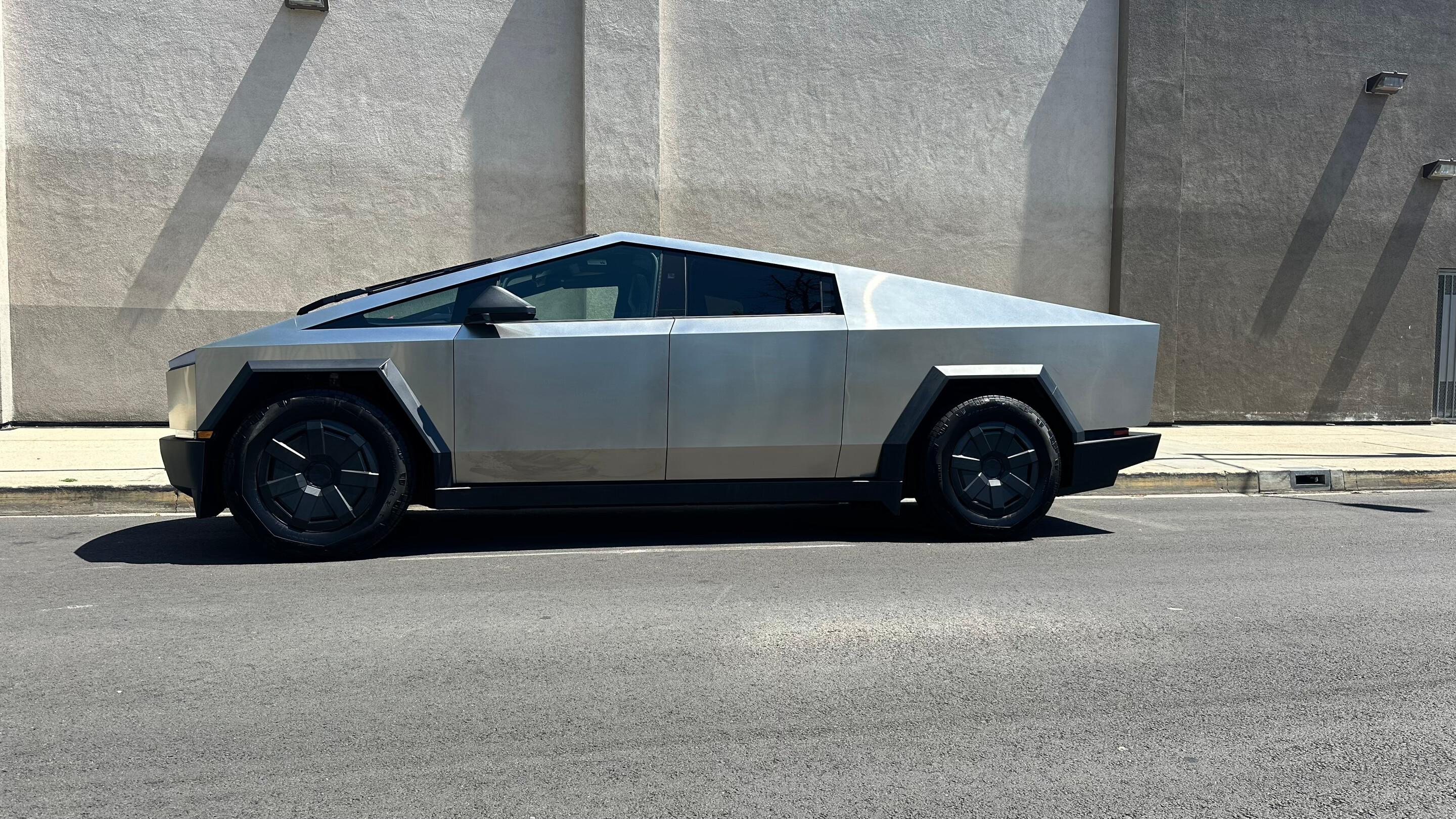 Tesla Cybertruck 2025 in Los Angeles, CA