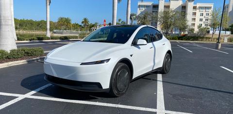 Tesla Model Y 2026