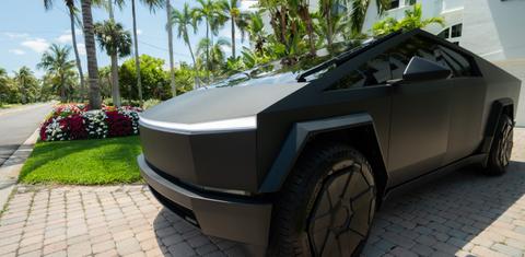Tesla Cybertruck 2025