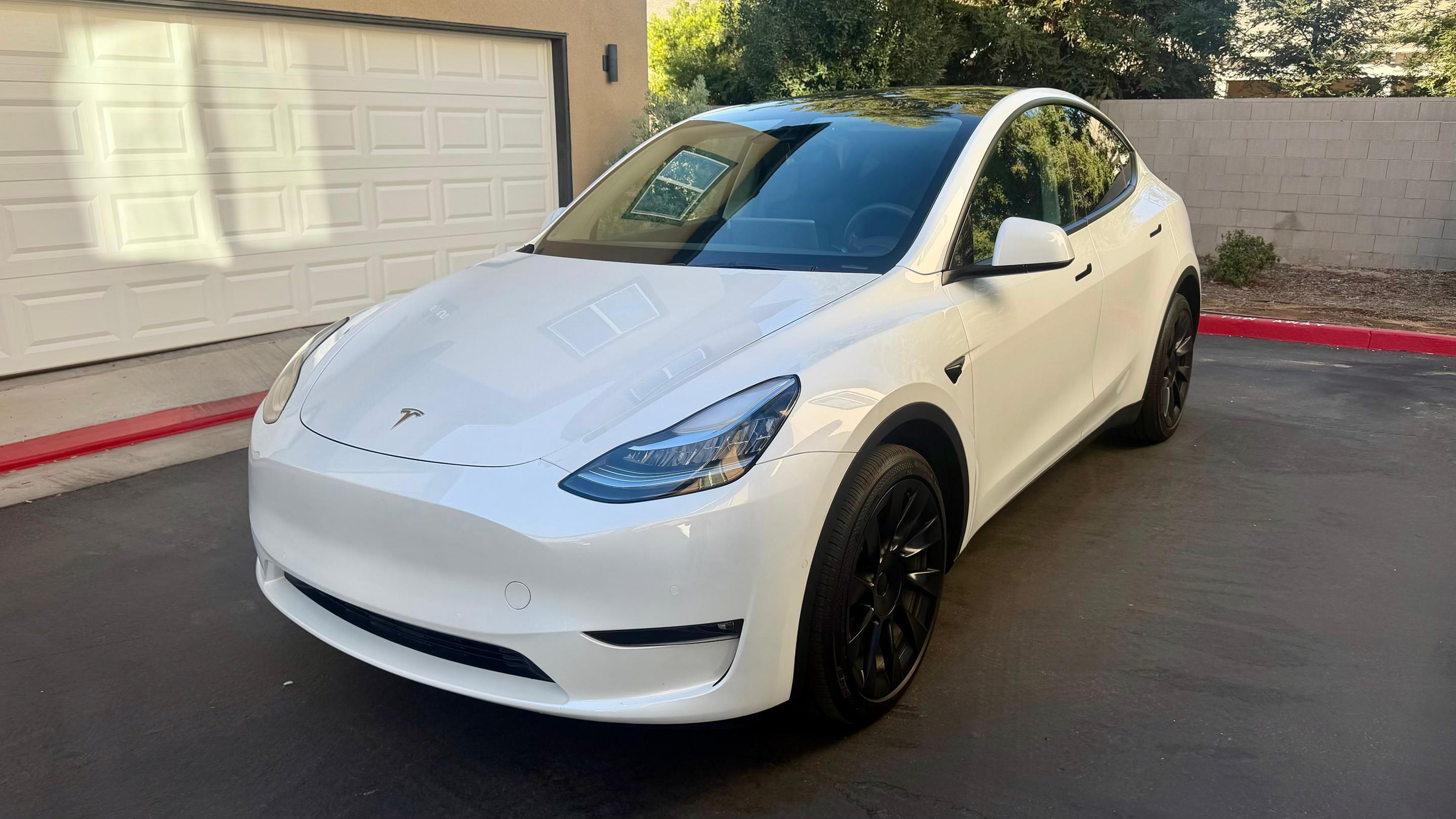 Tesla Model Y 2021 in Fresno, CA