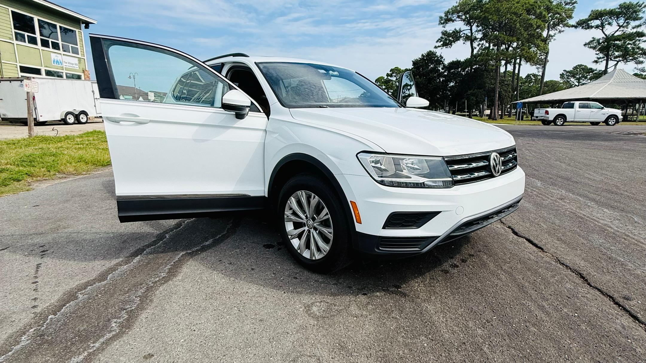 Volkswagen Tiguan 2018 in Mary Esther, FL