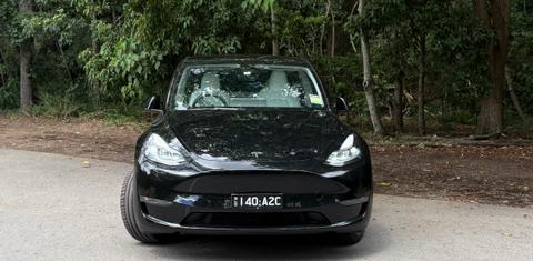 Tesla MODEL Y 2024
