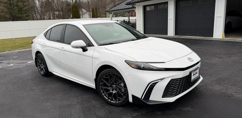 Toyota Camry Hybrid 2026