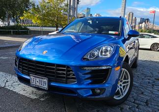 Porsche Macan car