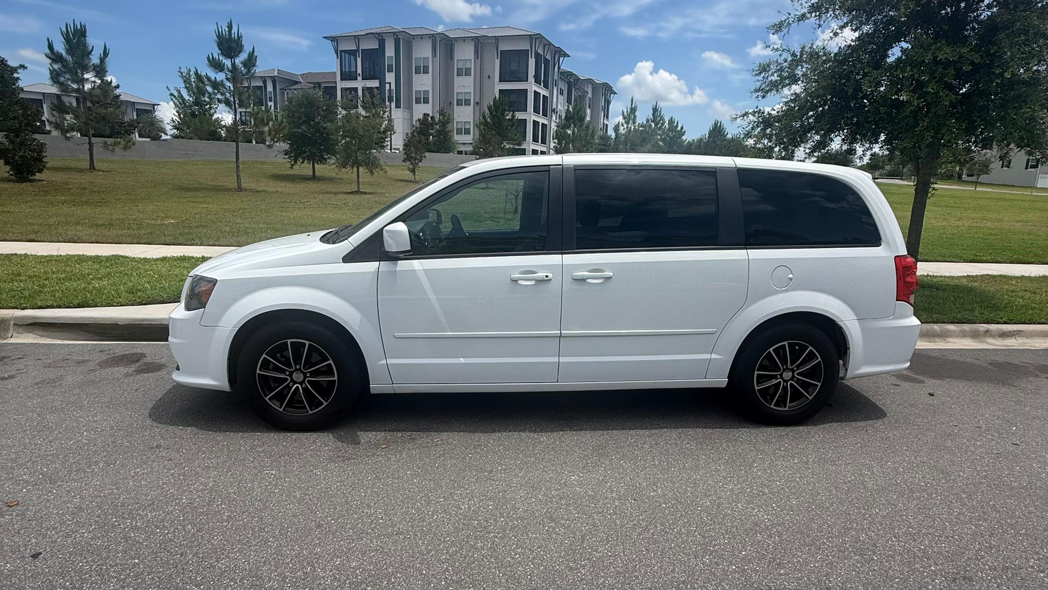 Dodge Grand Caravan 2016 in 