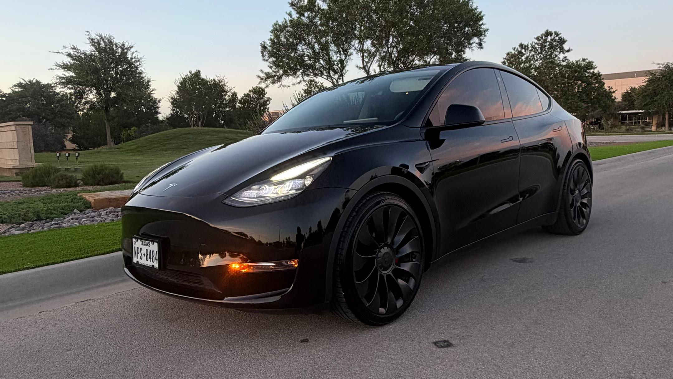 Tesla Model Y 2022 in Midland, TX