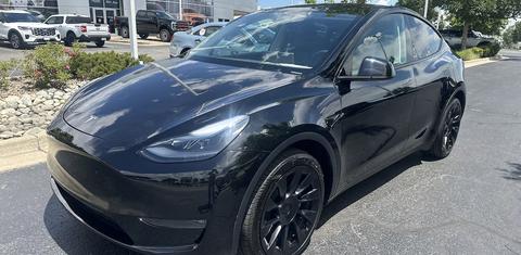 Tesla Model Y 2024