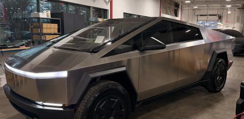Tesla Cybertruck 2026