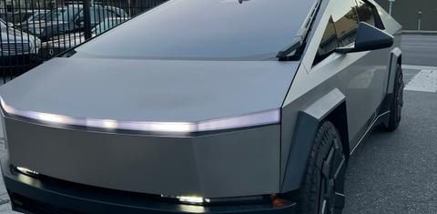 Tesla Cybertruck 2025