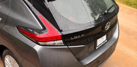 Nissan LEAF 2025