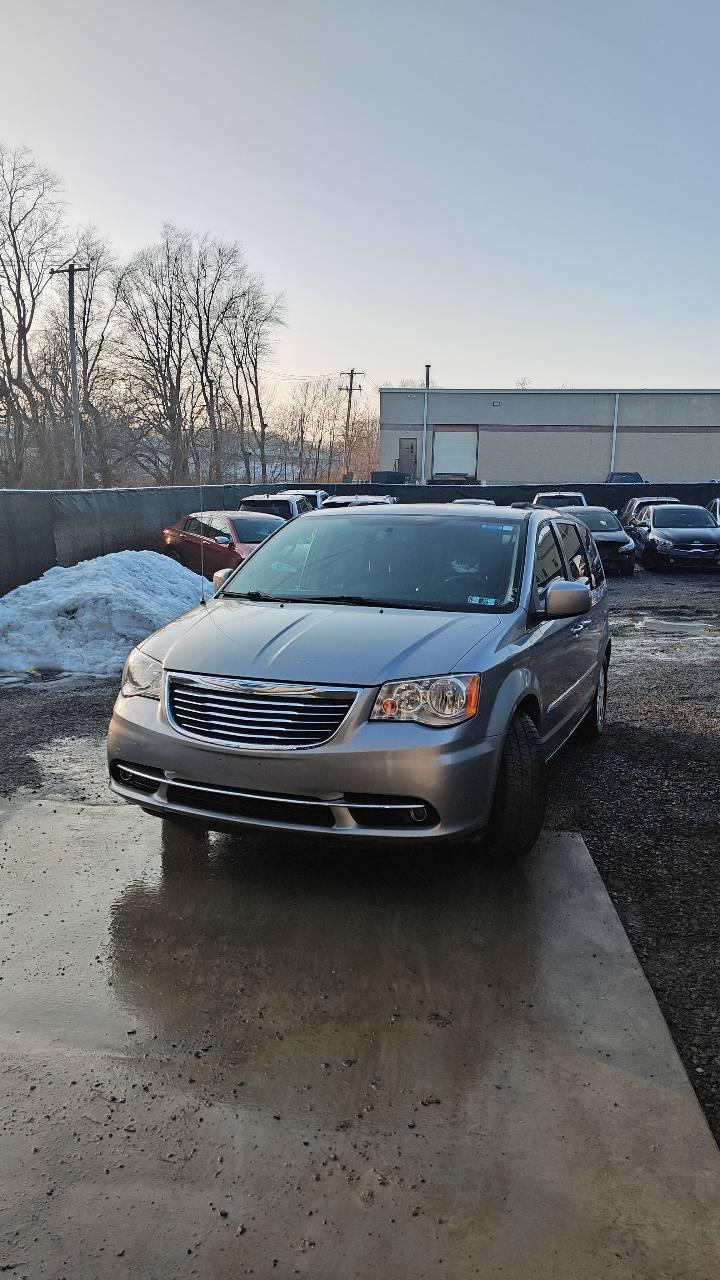 Chrysler Town & Country 2015 in Philadelphia, PA