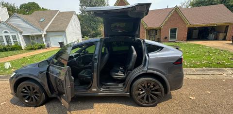 Tesla Model X 2022