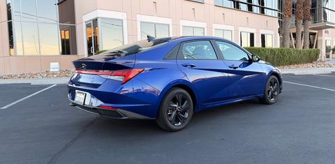 Hyundai Elantra Hybrid 2023