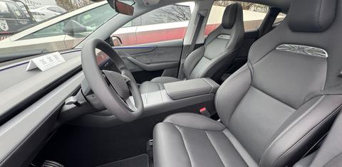 Tesla Model Y 2026