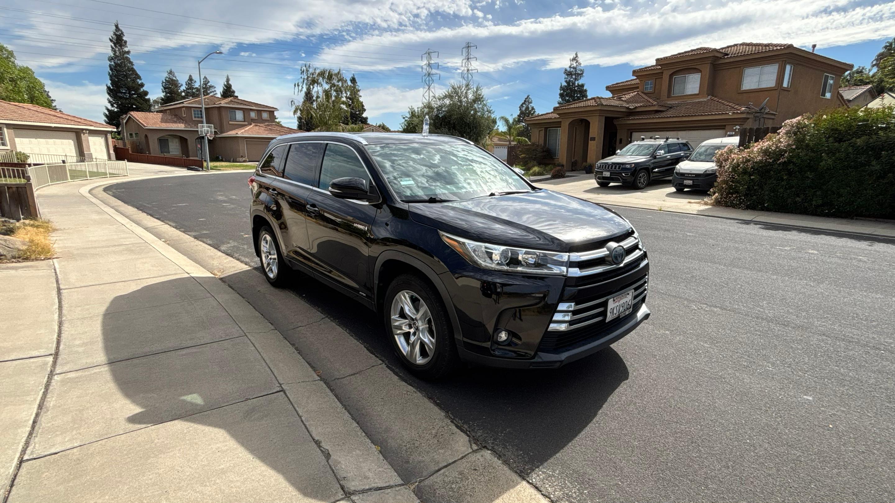 Toyota Highlander Hybrid 2019 in Manteca, CA